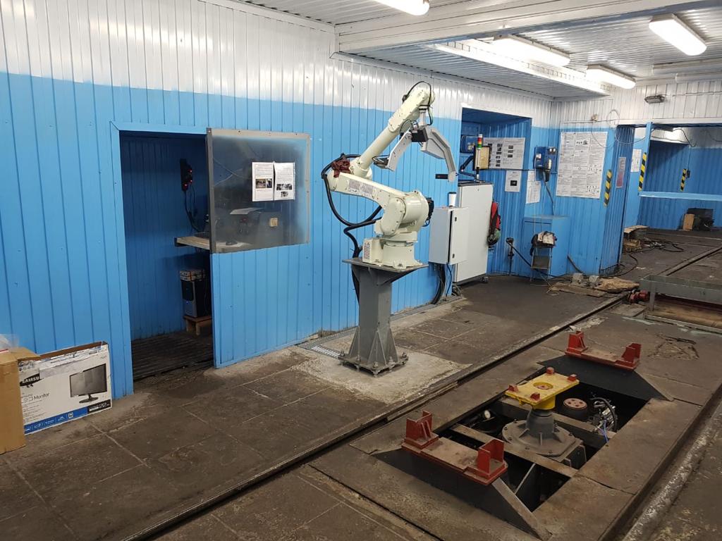 ROBOSKOP VTM-5000 LS measuring installation with robot manipulator and motorized platform